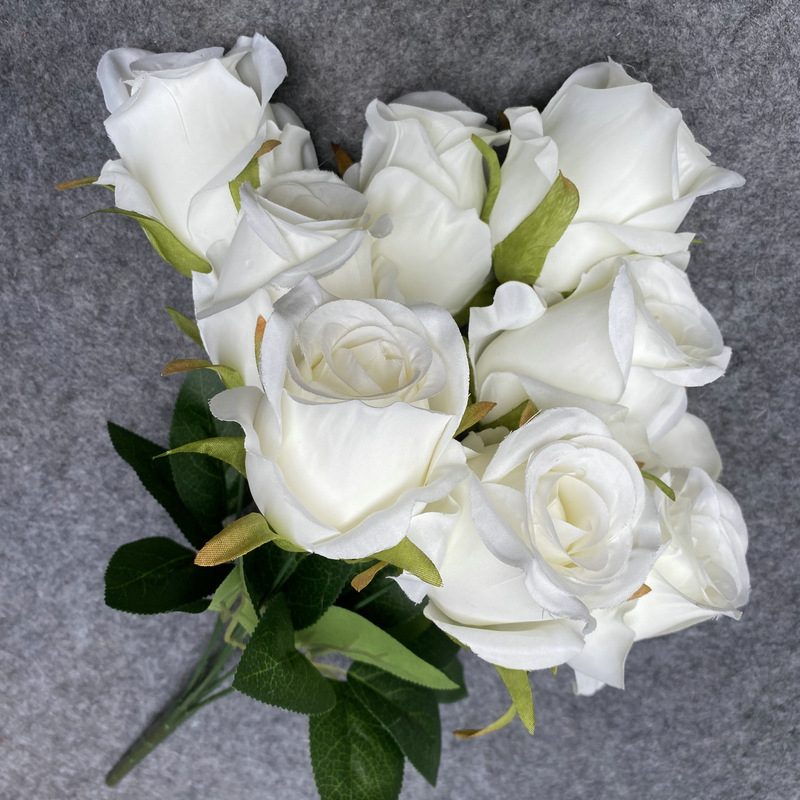 The artificial flowers are Climbing Rose made from 240 brushed fabric and are available in 12 colors. Artificial rose flowers are used for home decoration and wedding flower arrangements. Leafhometrade specializes in providing wholesale custom floral artificial flowers.