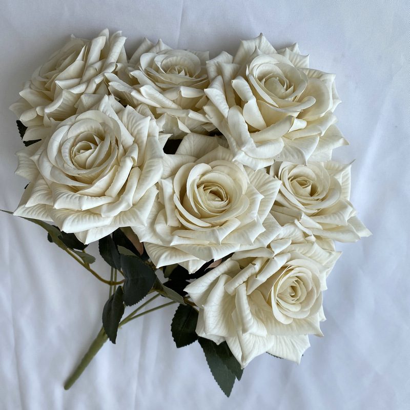 The decoration flowers artificial flowers are English roses, made of silk cloth, and available in 12 colors. Artificial rose flowers are used for wedding decoration and party decoration. Leafhometrade specializes in providing wholesale custom artificial flowers.