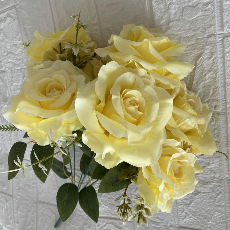 Artificial floral arrangements are Floribunda Roses, made of 240 woolen cloth, and available in 25 colors. Artificial rose flowers are used for wedding decoration and party decoration. Leafhometrade specializes in providing wholesale custom artificial flowers.