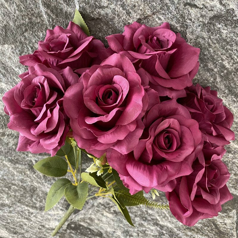 Artificial floral arrangements are Floribunda Roses, made of 240 woolen cloth, and available in 25 colors. Artificial rose flowers are used for wedding decoration and party decoration. Leafhometrade specializes in providing wholesale custom artificial flowers.