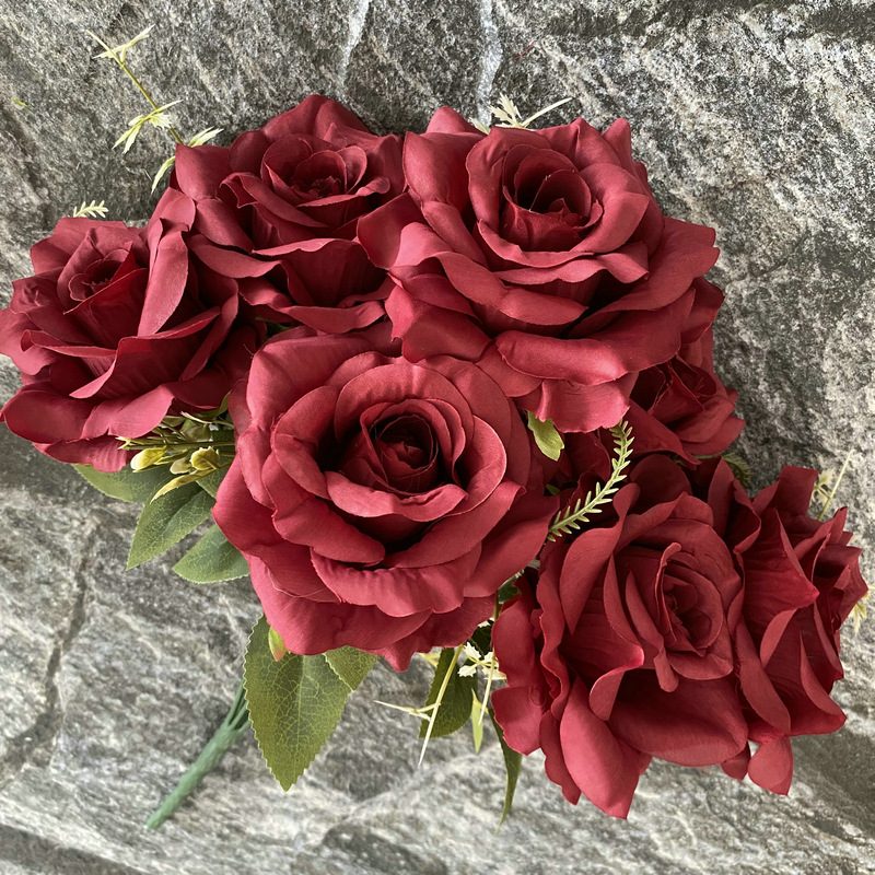 Artificial floral arrangements are Floribunda Roses, made of 240 woolen cloth, and available in 25 colors. Artificial rose flowers are used for wedding decoration and party decoration. Leafhometrade specializes in providing wholesale custom artificial flowers.