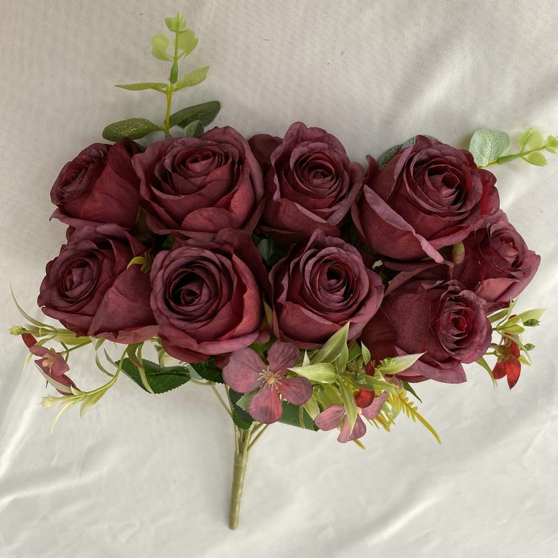 The decoration flowers are Floribunda Roses, made of Coated cloth, and available in 10 colors. Artificial rose flowers are used for wedding decoration and party decoration. Leafhometrade specializes in providing wholesale custom artificial flowers.