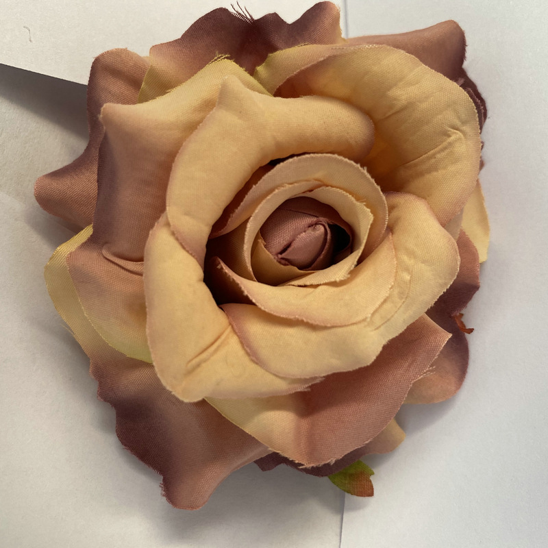 Artificial floral decoration are Floribunda Roses made of fabric cloth, available in 19 colors. Artificial rose flowers are used for home decoration and party deco. Leafhometrade specializes in providing wholesale custom artificial plants.