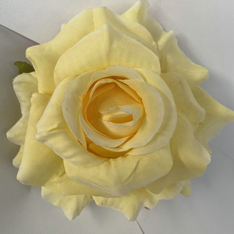 Artificial floral decoration are Floribunda Roses made of fabric cloth, available in 19 colors. Artificial rose flowers are used for home decoration and party deco. Leafhometrade specializes in providing wholesale custom artificial plants.