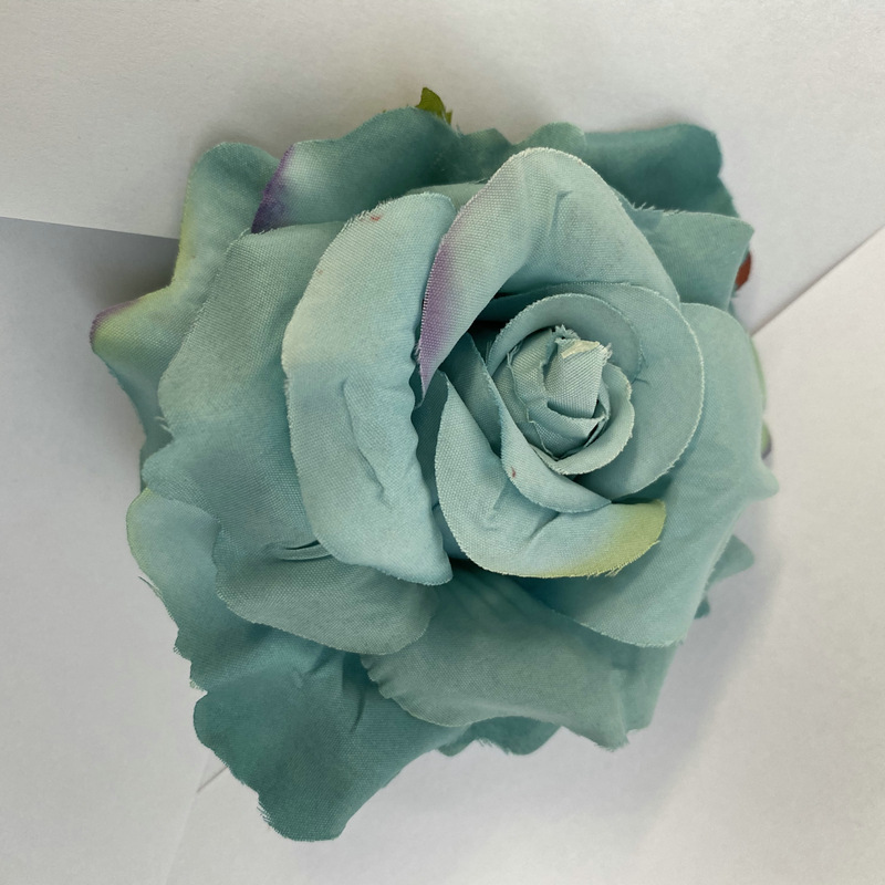 Artificial floral decoration are Floribunda Roses made of fabric cloth, available in 19 colors. Artificial rose flowers are used for home decoration and party deco. Leafhometrade specializes in providing wholesale custom artificial plants.