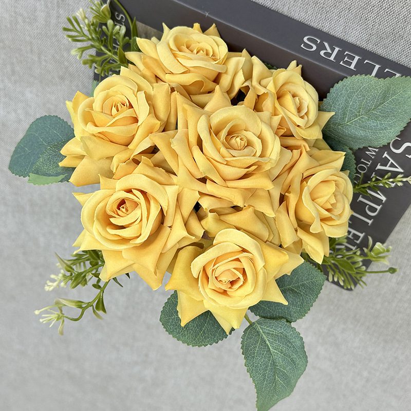 The rose bouquets are garden roses, made of coiled fabric, available in 10 colors. Artificial rose flowers are used for home decoration and wedding flower decoration. Leafhometrade specializes in providing wholesale custom artificial plants.