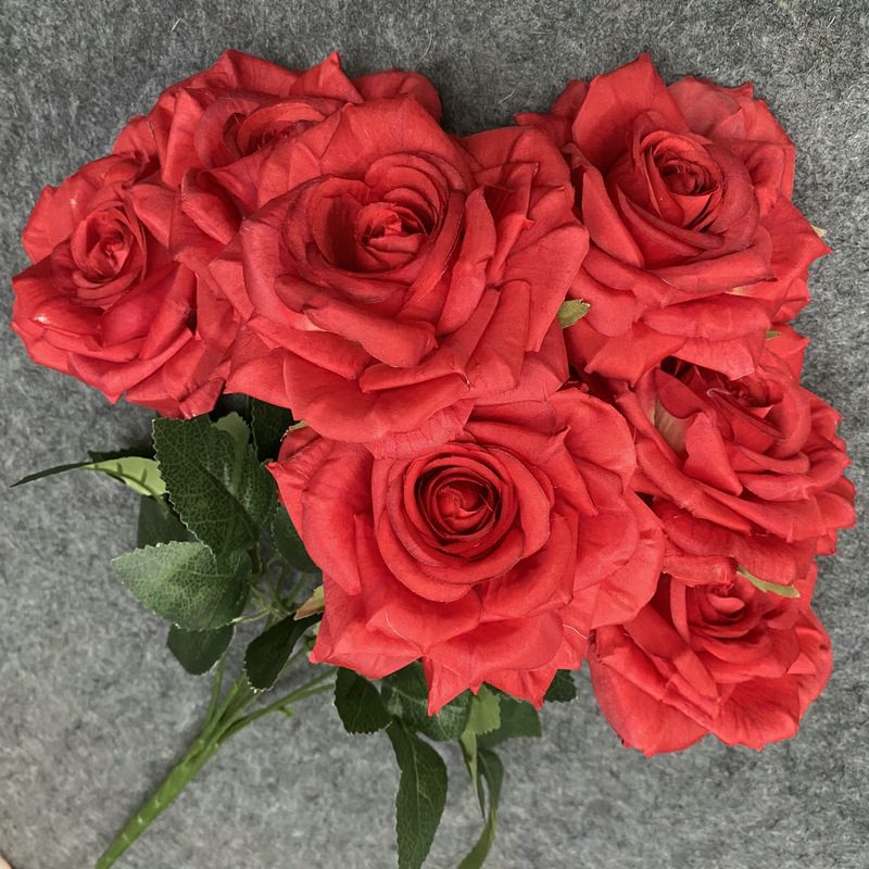 Artificial Rose Bouquet are garden roses made of printed laminated cloth with 12 colors available. Artificial Rose Flowers are used for Home Decor and Wedding Stage Decoration. Leafhometrade specializes in providing wholesale customized artificial plants.