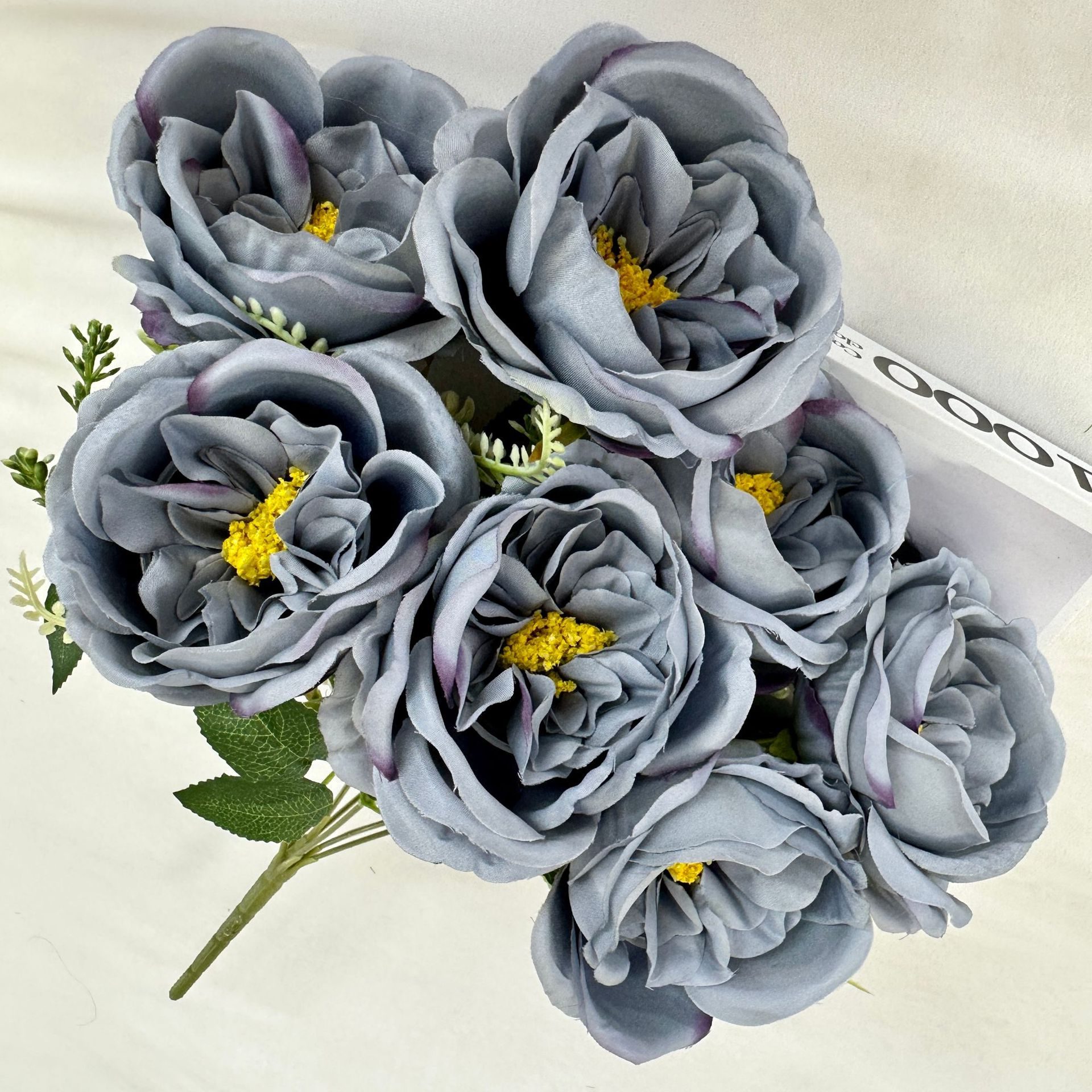 The artificial flowers are Garden Rose made from brushed fabric and are available in 9 colors. Artificial rose flowers are used for home decoration and wedding flower arrangements. Leafhometrade specializes in providing wholesale custom artificial plants.