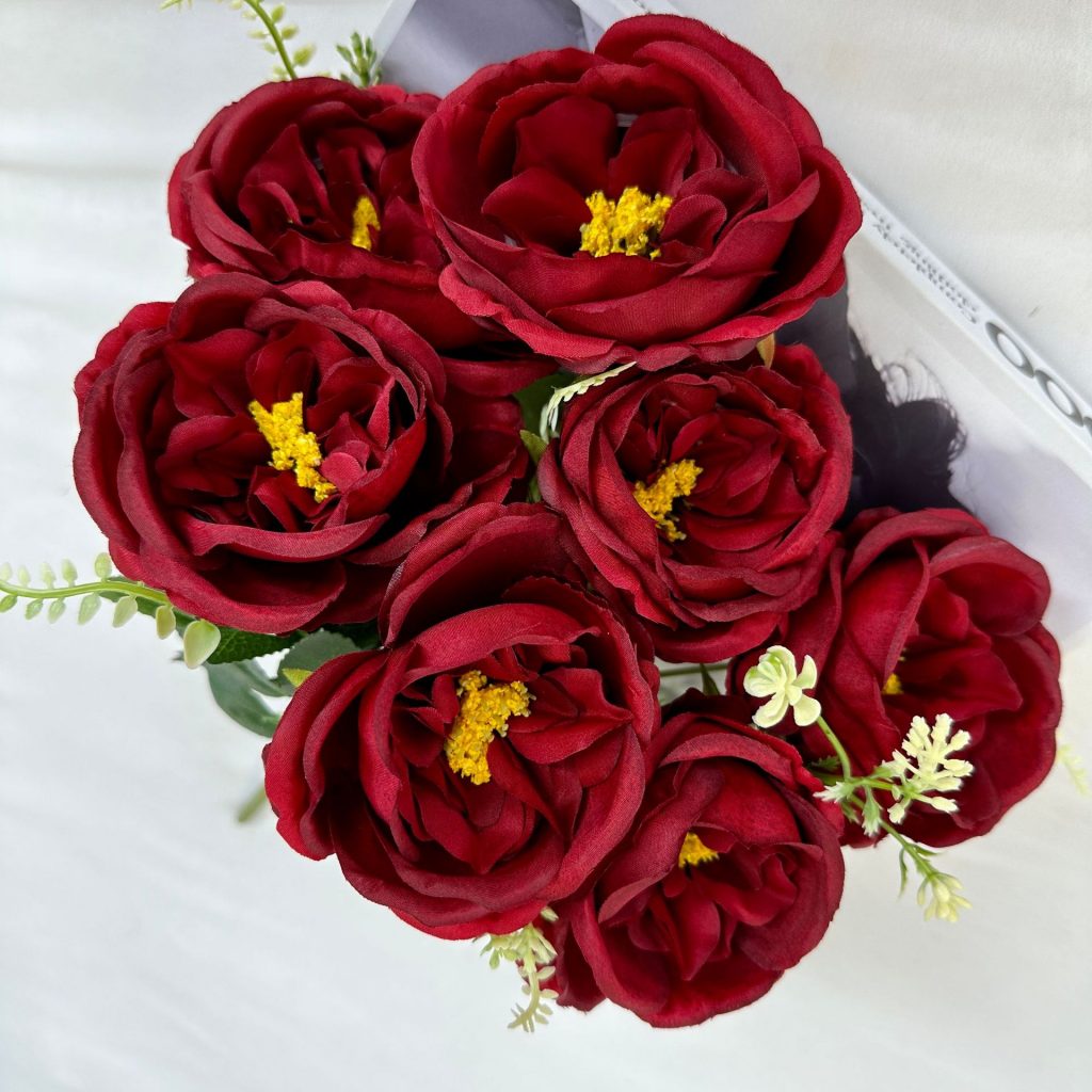 The artificial flowers are Garden Rose made from brushed fabric and are available in 9 colors. Artificial rose flowers are used for home decoration and wedding flower arrangements. Leafhometrade specializes in providing wholesale custom artificial plants.