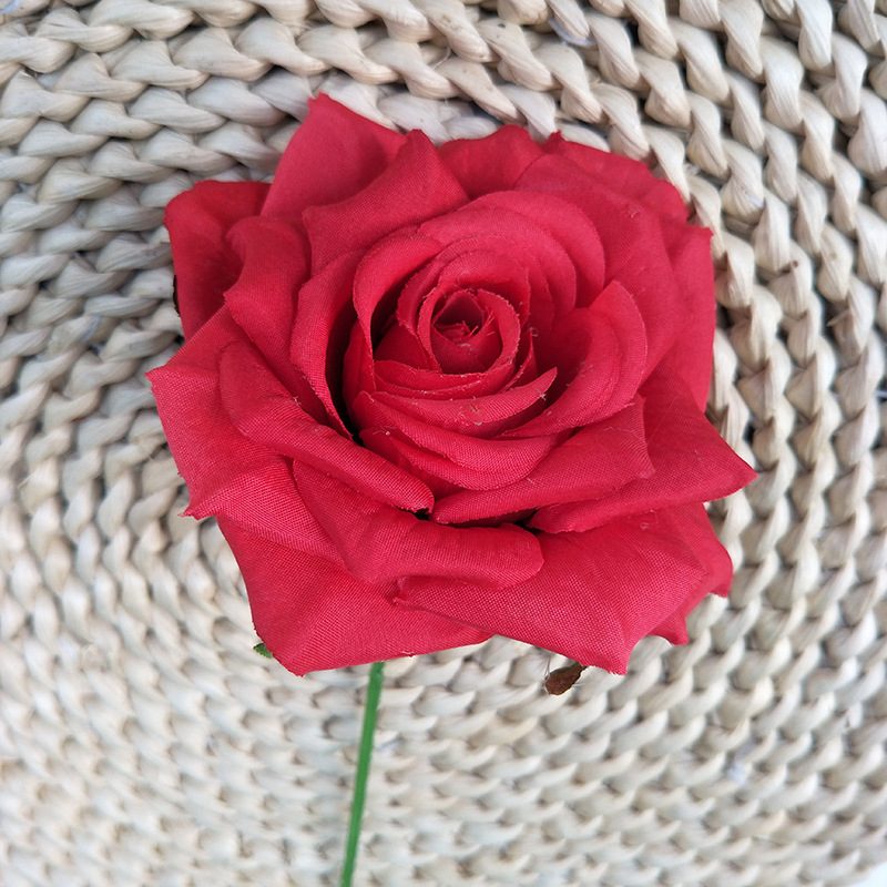 Forever rose is a garden rose made of brushed fabric and available in 7 colors. Artificial rose flowers are used for home decoration and photography arrangement props. Leafhometrade specializes in providing wholesale custom artificial plants.