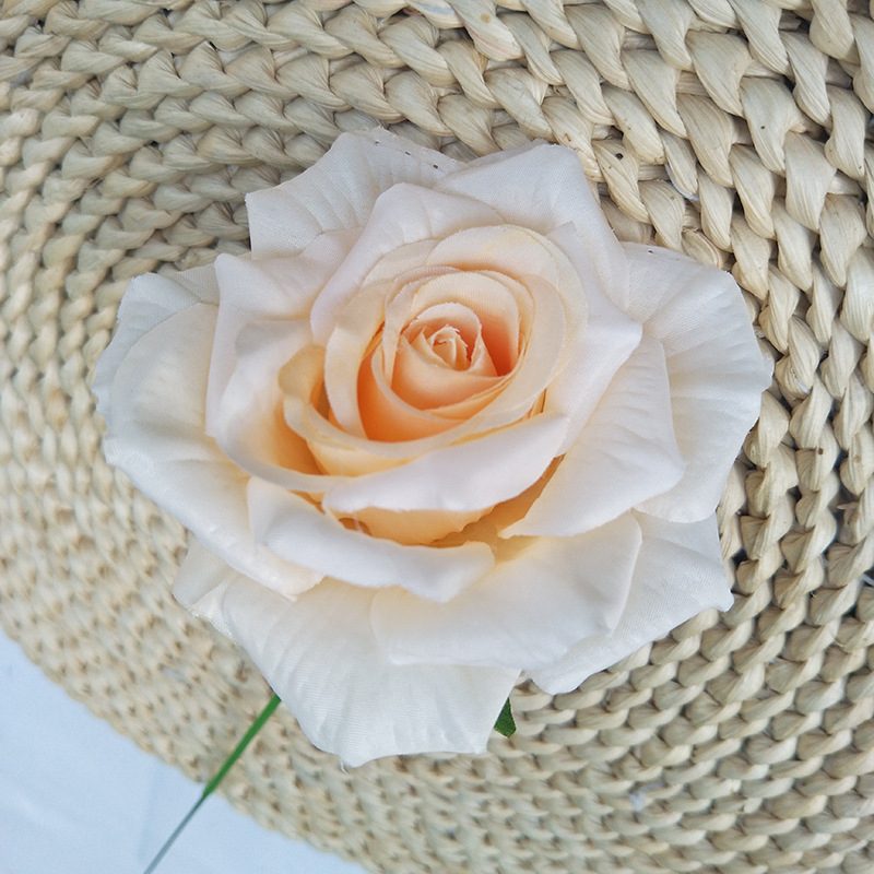 Forever rose is a garden rose made of brushed fabric and available in 7 colors. Artificial rose flowers are used for home decoration and photography arrangement props. Leafhometrade specializes in providing wholesale custom artificial plants.