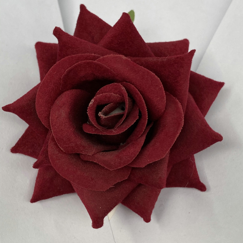 Rose flower head made of Flannel cloth, and has 12 colors to choose from. Fake rose flower head are used in hall decoration and photography layout props. Leafhometrade specializes in providing wholesale customized faux plants.