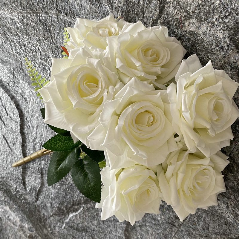 7 heads rose bouquet is a hybrid tea rose, made of velvet cloth and has 17 colors to choose from. Artificial roses are used in home decoration and photography layout props. Leafhometrade specializes in providing wholesale customized artificial plants.