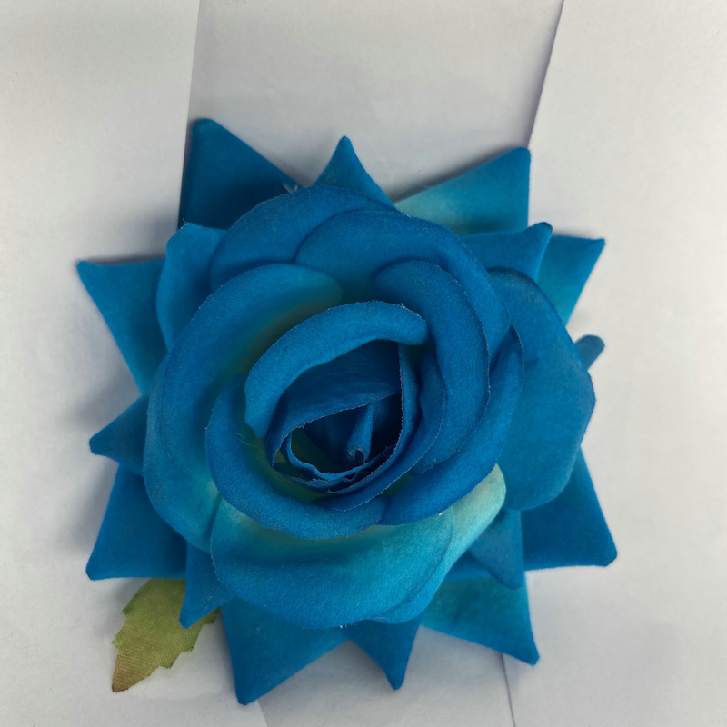 Rose flower head made of Flannel cloth, and has 11 colors to choose from. Fake rose flower head are used in holiday party and Wedding decoration. Leafhometrade specializes in providing wholesale customized artificial plants.