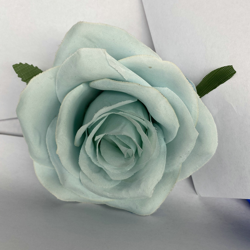 Rose flower head made of brushed cloth, and has 24 colors to choose from. Artificial rose flower head are used in holiday party, home decoration and Wedding Corsage. Leafhometrade specializes in providing wholesale customized artificial plants.