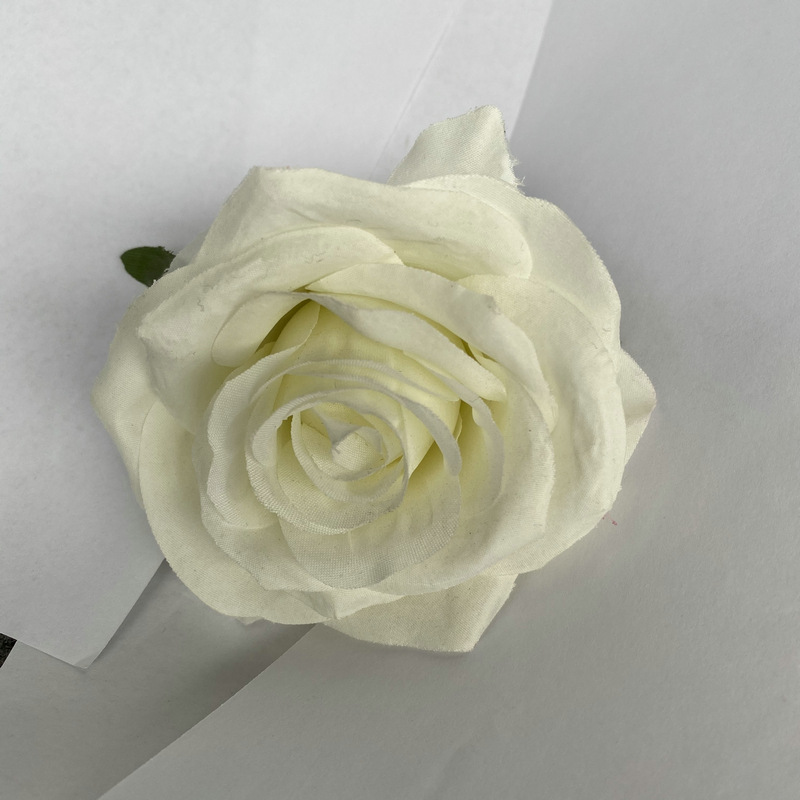 Rose flower head made of brushed cloth, and has 24 colors to choose from. Artificial rose flower head are used in holiday party, home decoration and Wedding Corsage. Leafhometrade specializes in providing wholesale customized artificial plants.