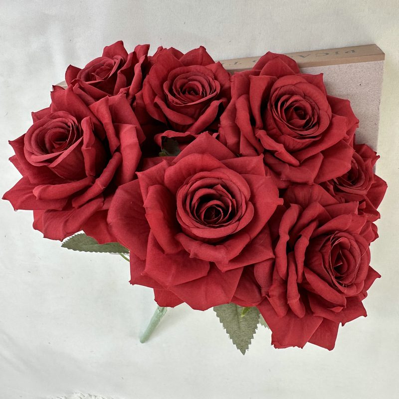 The fake floral are Shrub Rose, made of silk cloth, and available in 9 colors. Artificial rose flowers are used for wedding decoration and party decoration. Leafhometrade specializes in providing wholesale custom artificial flowers.