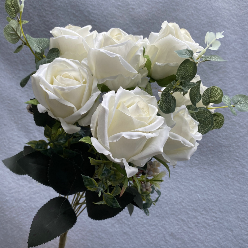 Fake outdoor flowers is a Shrub Rose made of Starched cloth, available in 7 colors. Artificial rose flowers are used for home decoration and marriage decoration. Leafhometrade specializes in providing wholesale custom artificial plants.