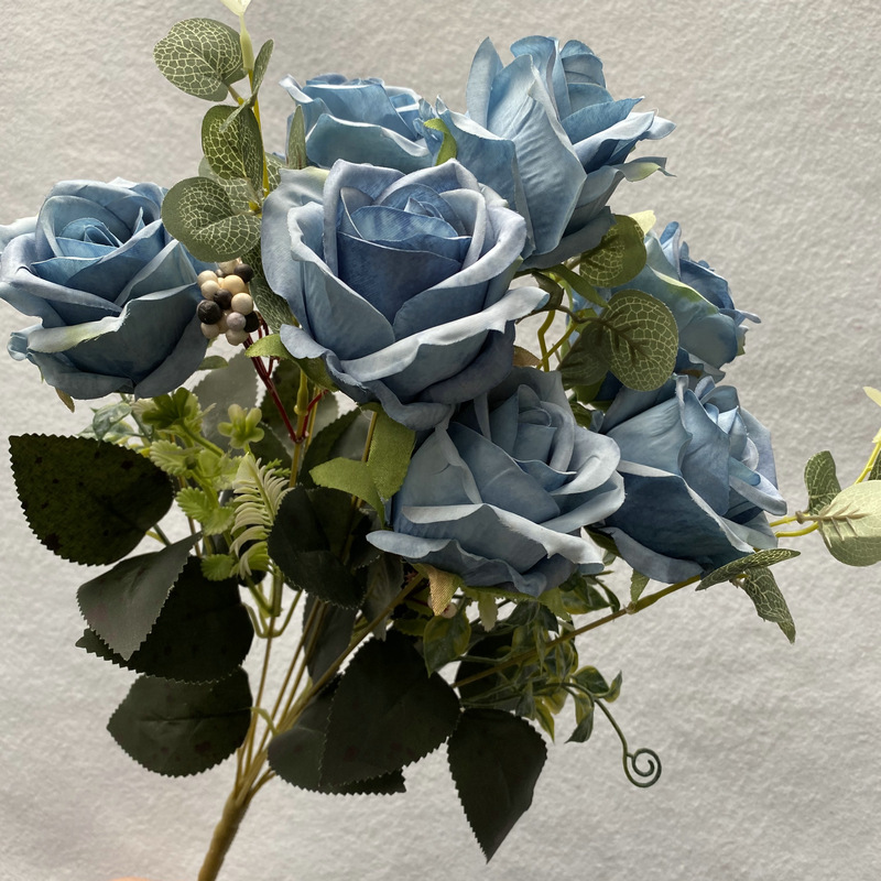 Fake outdoor flowers is a Shrub Rose made of Starched cloth, available in 7 colors. Artificial rose flowers are used for home decoration and marriage decoration. Leafhometrade specializes in providing wholesale custom artificial plants.