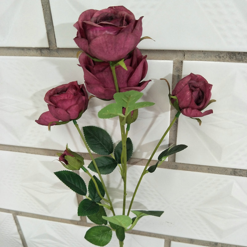 The outdoor artificial flowers are Shrub Rose, made of fabric cloth, and available in 14 colors. Artificial rose flowers are used for wedding reception decorations and party decoration. Leafhometrade specializes in providing wholesale custom artificial flowers.