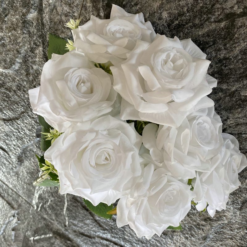 Faux Rose flowers head are Shrub Roses, made of fabric cloth, available in 11 colors. Artificial rose flowers are used for home decoration and wedding centrepieces. Leafhometrade specializes in providing wholesale custom artificial plants.