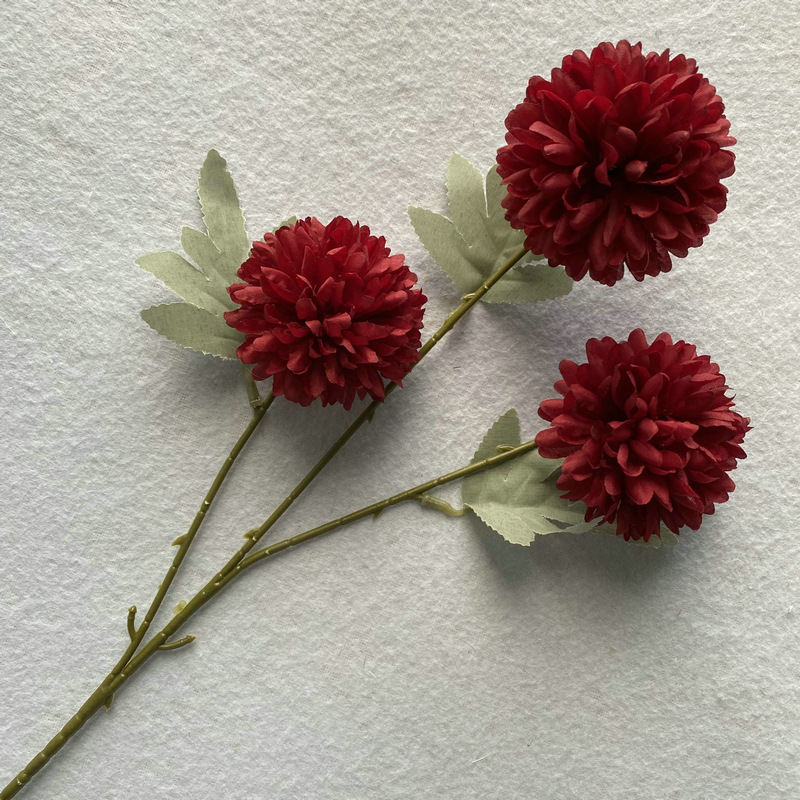 Artificial chrysanthemum are made of silk cloth and is available in 25 colors. Fake chrysanthemum flowers are used for decor Outdoor, front porch, back deck, garden, balcony, terrace, patio, reservation area, hotel and restaurant. Faux chrysanthemum arrangements can be paired with Begonias, ornamental cabbages, dahlias, roses, tulips, lilies, berries., etc. Leafhometrade specializes in providing wholesale custom artificial chrysanthemum stems.