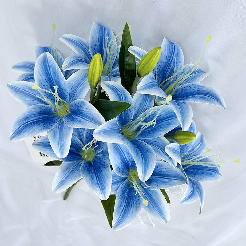 Fake lily flowers are made of 3D printing cloth, available in 10 colors. Lily artificial flowers are used for Car Decor,Exhibition,Home Decor,Hotel Decor,Office Decor. In terms of décor, the Peace Lily can be used as a focal point in a room or as a complement to other decorative elements. Lily flower arrangement can be matched with Delphinium,Viburnum,Hydrangea,Roses,Jasmine,Celosia,Miscanthus,Zinnias,Cosmos,Branches,dahlias,button poms,Ruscus,Chrysanthemums,Grasses and greenery ect. Leafhometrade specializes in providing wholesale custom artificial plants.