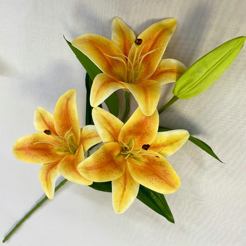 Fake lily flowers are made of 3D printing cloth, available in 7 colors. Lily artificial flowers are used for Car Decor、Exhibition、Home Decor、Hotel Decor、Office Decor. In terms of décor, the Peace Lily can be used as a focal point in a room or as a complement to other decorative elements. . Lily flower arrangement can be matched with Delphinium、Viburnum、Hydrangea、Roses、Jasmine、Celosia、Miscanthus、Zinnias、Cosmos、Branches、dahlias、button poms、Ruscus、Chrysanthemums、Grasses and greenery ect. Leafhometrade specializes in providing wholesale custom artificial plants.