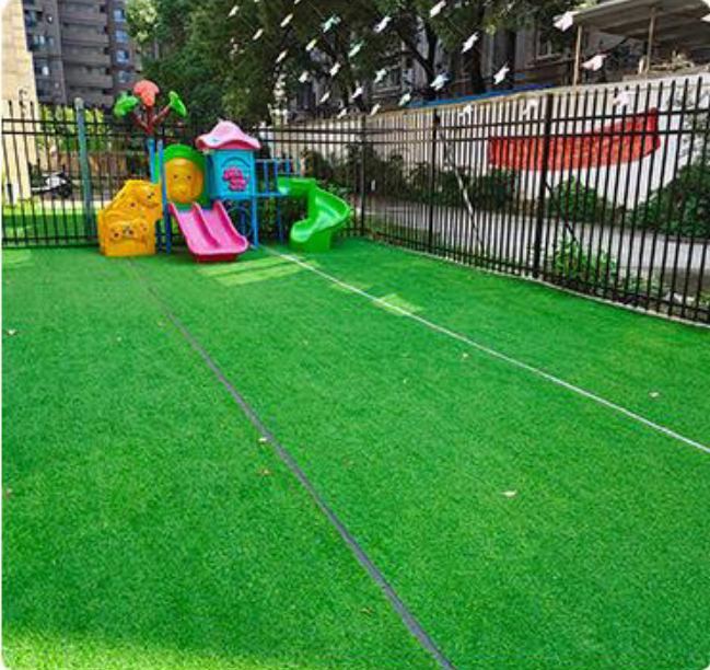 Fake Turf Grass is made of PP/PE. Faux Grass Decor are used for Putting greens, Sports fields, Conserve water, Balcony surface, PETS, Playgrounds, Pool, surrounds Natural environment, Gym, Landscaping, Soccer, walkways Lawn, Patio, Pet turf, Residential Gardens, Indoor spaces, Displays stand. Leafhometrade specializes in providing wholesale custom artificial grass.