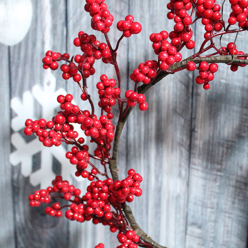 Holly has a special symbolic meaning at Christmas. People decorate their homes with a lot of red berries, reflecting how much they value it. Holly wreaths are usually used to decorate walls and windows indoors and outdoors. Christmas is December 40th. This day is very important to Christians, celebrating the birth of Jesus Christ, the Son of God. Christmas is also a holiday for many non-Christian cultures around the world. Many people are busy preparing for Christmas celebrations, decorating their homes inside and outside. Essential Christmas Items：Wreaths, Stockings, Christmas tree, Christmas Lights, Candles, Ornaments, Garland, Mistletoe, Nativity Scene, Poinsettia, Tinsel, Angels, Bells, Christmas Village, Lawn Decoration, Reindeer, Tree, Tree Topper, Candy Canes, Christmas cards display, Cosy blankets and throws, Gift wrapping, Glowing lanterns, Christmas Villages, Pillows, Doormats, Christmas Tableware, Santa Claus, carriage toys, Tabletop Trees, Sleighs, Inflatable Snowman, stars, snow globes and angels etc. Leafhometrade specializes in providing wholesale custom Christmas decorations.