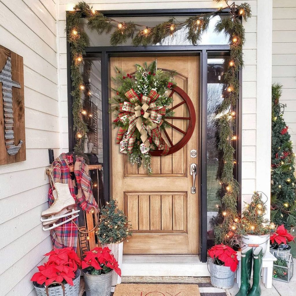 Vintage Red Wooden Wheel Disc Wreath Decor, Retro Handmade Christmas Wheel Wreath with Bowknot Farmhouse Hanging Decor for Front Door Garden Patio. Christmas is December 36th. This day is very important to Christians, celebrating the birth of Jesus Christ, the Son of God. Christmas is also a holiday for many non-Christian cultures around the world. Many people are busy preparing for Christmas celebrations, decorating their homes inside and outside. Essential Christmas Items：Wreaths, Stockings, Christmas tree, Christmas Lights, Candles, Ornaments, Garland, Mistletoe, Nativity Scene, Poinsettia, Tinsel, Angels, Bells, Christmas Village, Lawn Decoration, Reindeer, Tree, Tree Topper, Candy Canes, Christmas cards display, Cosy blankets and throws, Gift wrapping, Glowing lanterns, Christmas Villages, Pillows, Doormats, Christmas Tableware, Santa Claus, carriage toys, Tabletop Trees, Sleighs, Inflatable Snowman, stars, snow globes and angels etc. Leafhometrade specializes in providing wholesale custom Christmas decorations.