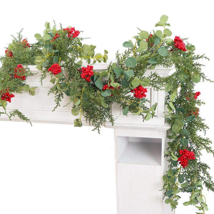 The Christmas garlands is composed of artificial eucalyptus leaves, cedar branches, pine cones, red berries, etc.