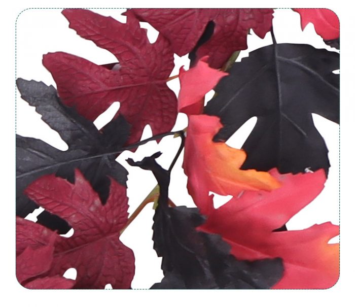 The artificial pumpkin garland is composed of black and red maple leaves, felt pumpkins, and black and red berries. Each maple leaf has full meridians, is smooth and wear-resistant, and feels delicate to the touch.