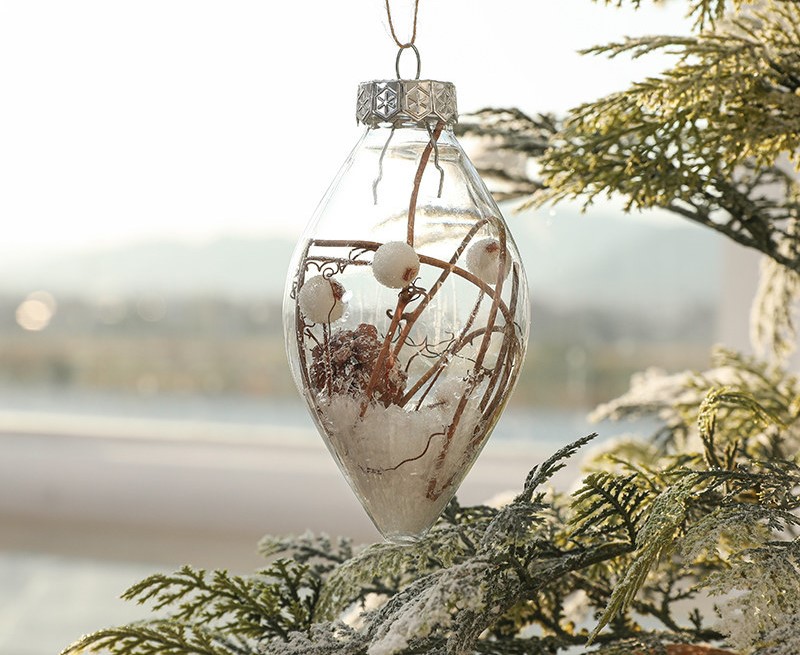 Christmas balls are assembled from round transparent balls and molding lines. The Christmas ball design is very creative.