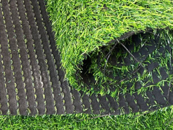 Artificial simulation grass, suspended turf, plastic green grass mat, each piece of artificial grass has four layers of structure, namely artificial grass silk, polypropylene fiber, mesh panel, styrene-butadiene latex (SBR). We can lay turf in engineering enclosures, paving lawns, sports field lawns, football fields, sports stadiums, school playgrounds, exhibition halls, land shielding, golf courses, gateball courts, gyms, indoor badminton courts, etc. The product specifications vary according to different usage scenarios. We can customize according to your needs.