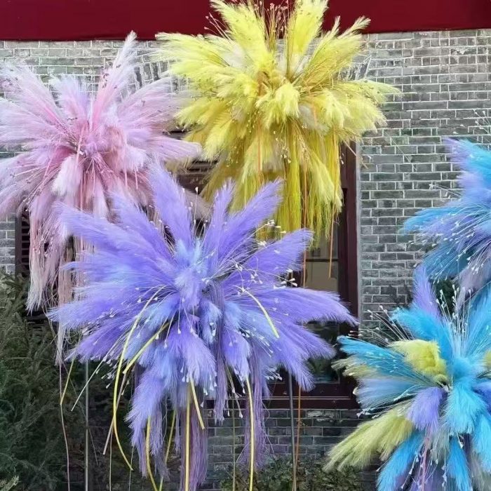 Artificial reed fireworks are high-end artificial plant decorations made from environmentally friendly PVC and PE materials. Inspired by natural reeds, they incorporate the blooming form of fireworks. The 7-pronged reed has a rich structure and lifelike colors, combining artistry and practicality. It is suitable for long-term indoor and outdoor use, adding natural aesthetics and visual impact to scenes such as weddings, landscapes, and commercial spaces.